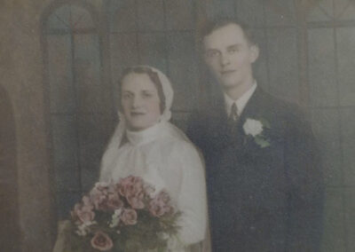 On her wedding day in 1937. (Source: fox11online.com)