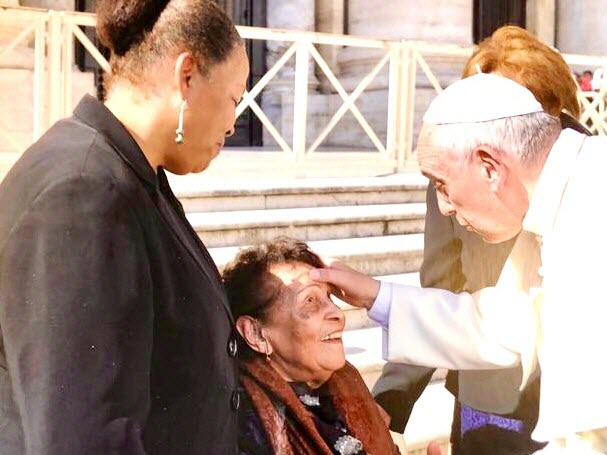Meeting Pope Francis in 2013. (Source: Dernières Nouvelles d'Alsace)