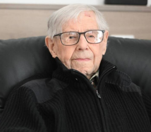 Pineau on his 110th birthday. (Source: Ouest-France, photo taken by Josselin Clair)