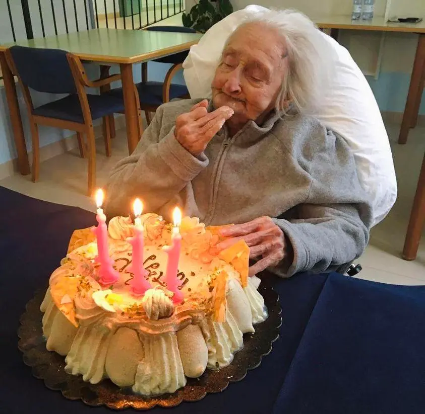 Sommovigo on her 111th birthday in 2022. (Source: Il Secolo XIX)