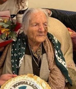 On her 112th birthday in 2022. (Source: fanpage.it)