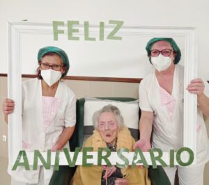 Da Nazaré on her 109th birthday (Source: Santa Casa da Misericórdia de Espinho on Facebook)