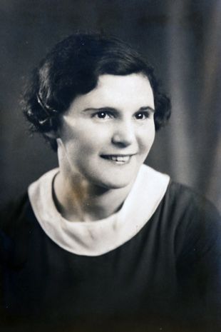 In 1926, aged 18. (Source: The Mirror/Photo by WendyRichmondJones/BNPS)