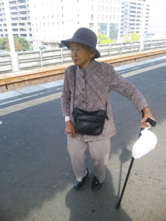 At the age of 99. (Source: ayakomoon.exblog.jp)