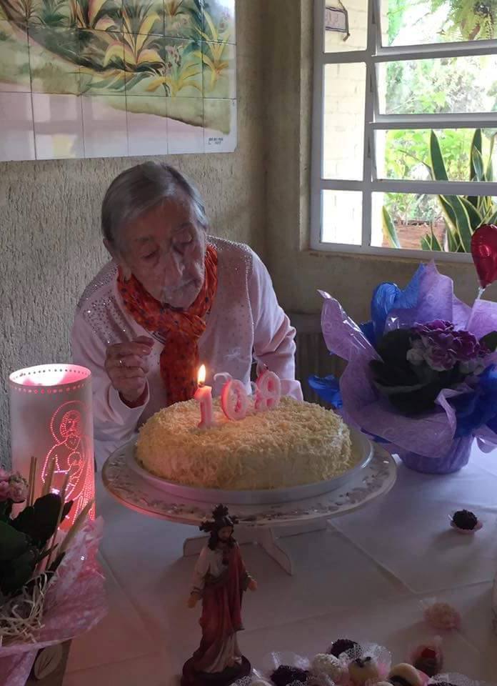 In May 2017, on her claimed 109th birthday. (Source: Facebook/Vereador Profº Padre Sergio)