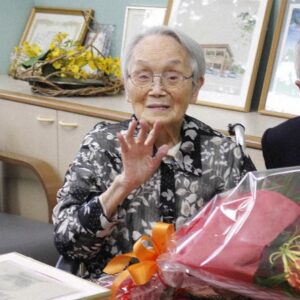 In September 2022, aged 111. (Source: Mainichi Shimbun)