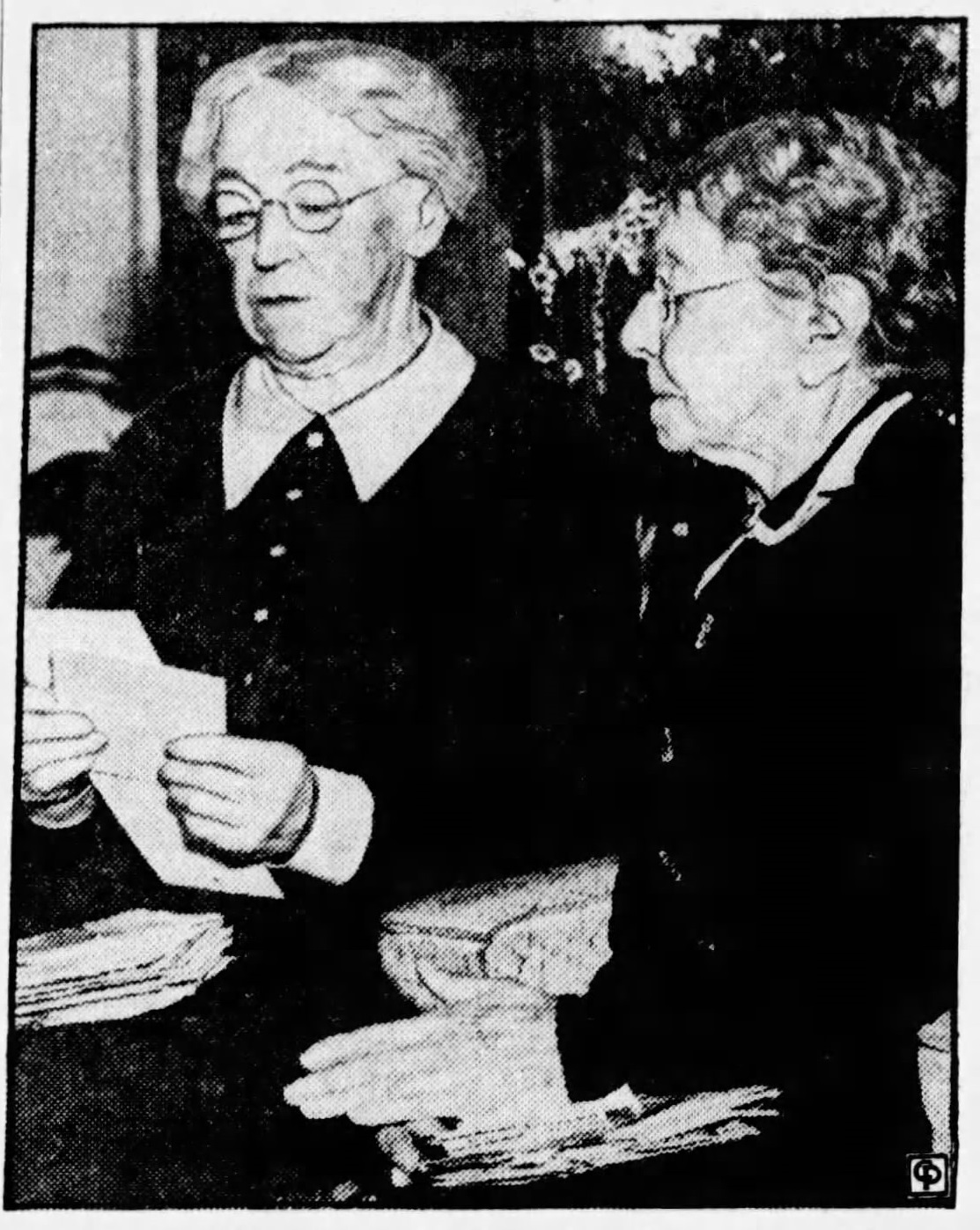 Wheeler (right) on her 106th birthday in 1939, along with her 80-year-old daughter Annette (Source: News-Journal)