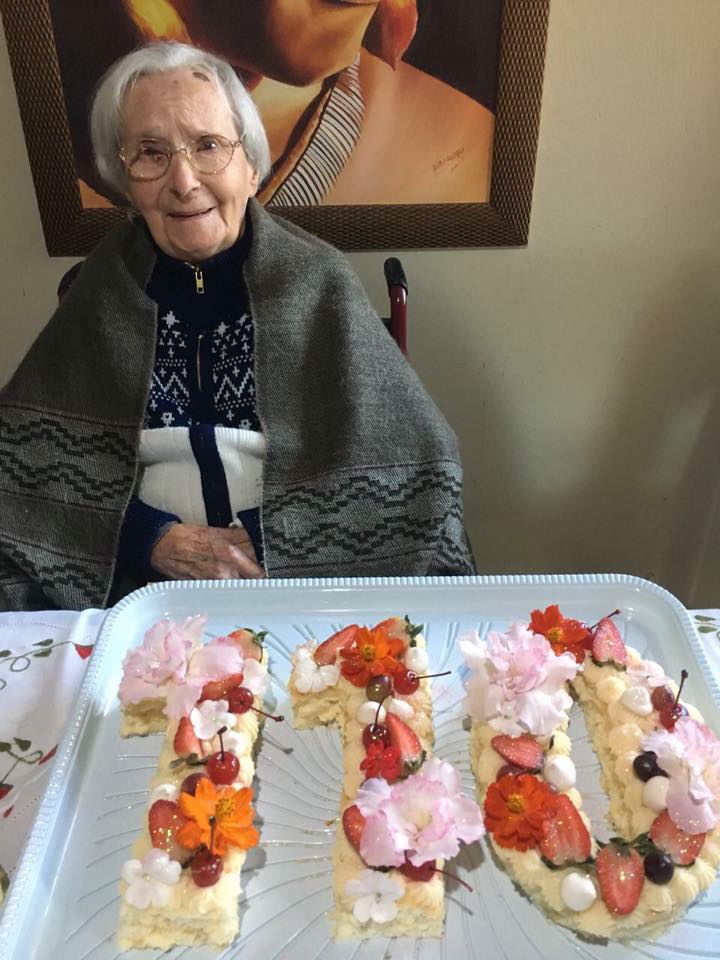 On her 110th birthday in 2018. (Source: Tribuna de Jundiaí)