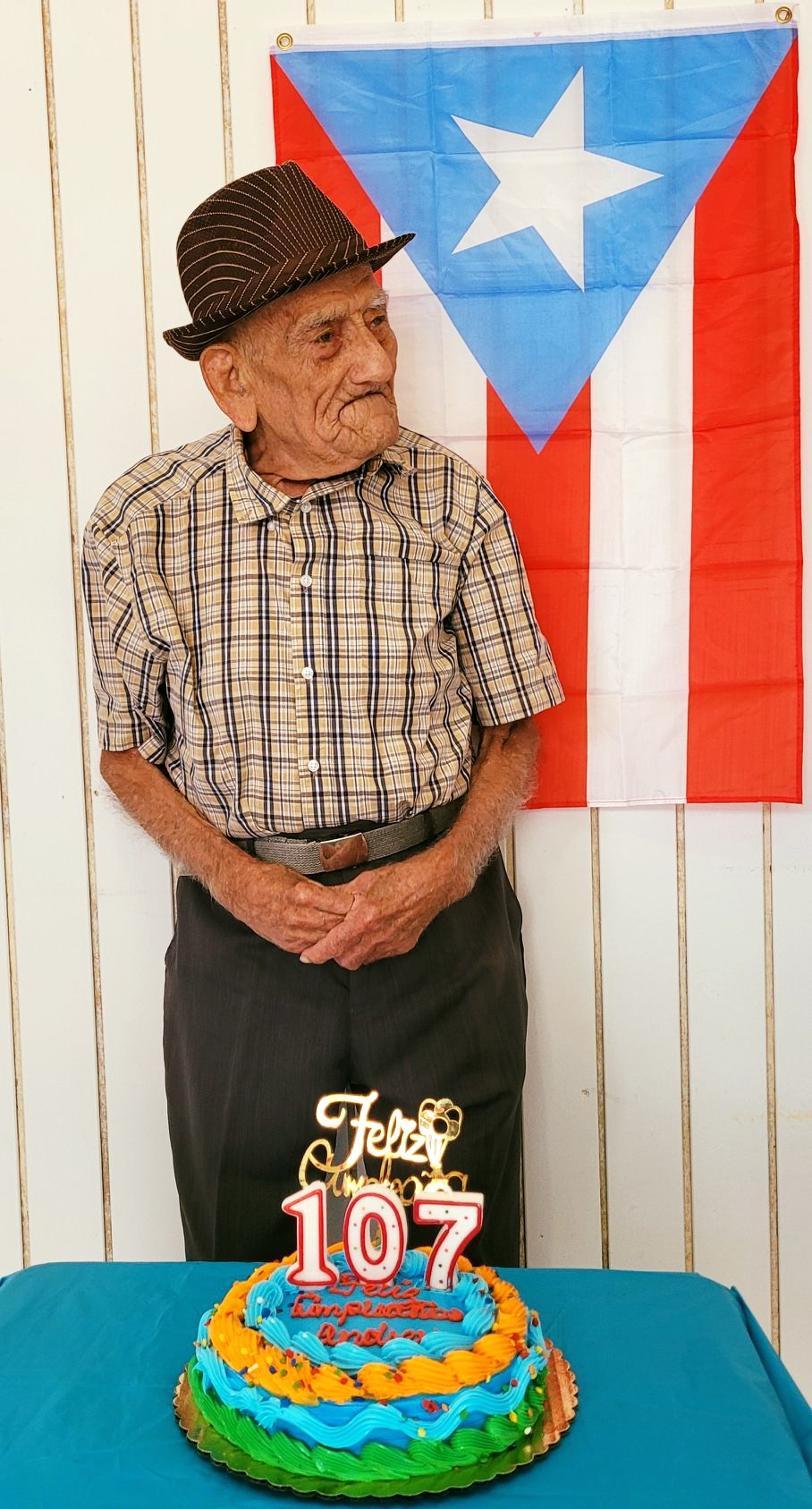 On his 107th birthday. (Source: Facebook (Conociendo a Puerto Rico))