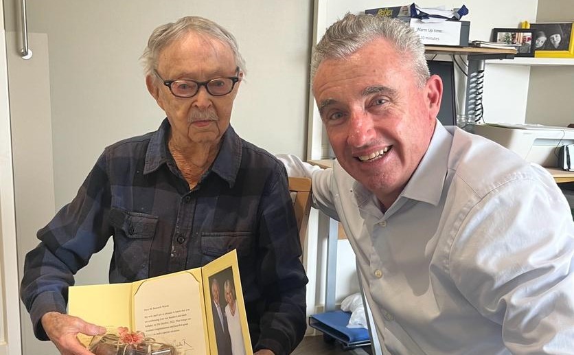 Ken Weeks, Australia's Oldest Living Man, Turns 110 Years Old ...