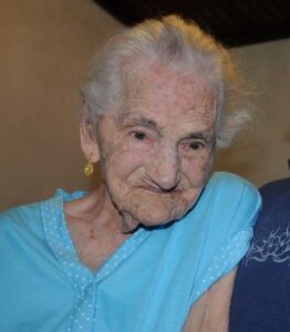 On her 109th birthday in July 2011. (Source: Correio do Minho)