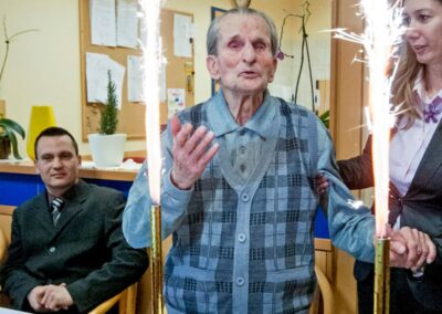 On his 110th birthday. (Source: origo.hu)