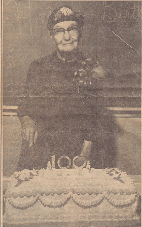 On her 100th birthday in 1967. (Source: Find A Grave)