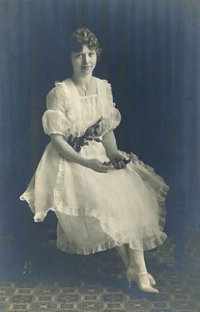 Bertha Harris, age 113, United States, photo 1