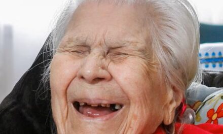 On her 113th birthday in 2015. (Source: Herald Sun)