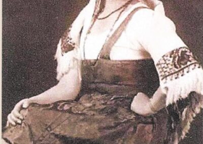 As a young woman. (Source: kurier.at)