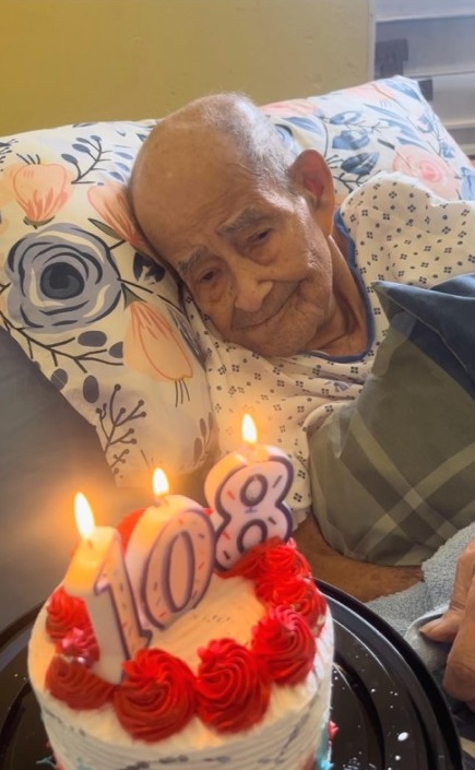 On his 108th birthday. (Source: Funeraria Coamena)