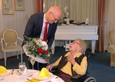 On her 112th birthday in 2018. (Source: Facebook / Hamburger Senat)