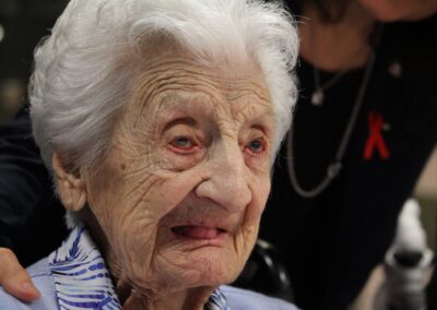 On her 112th birthday. (Source: Sapeurs-Pompiers de l'Hérault - SDIS 34)
