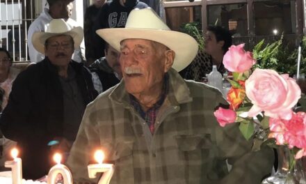 On his 107th birthday. (Source: Facebook/Mariachi Cielito Lindo)