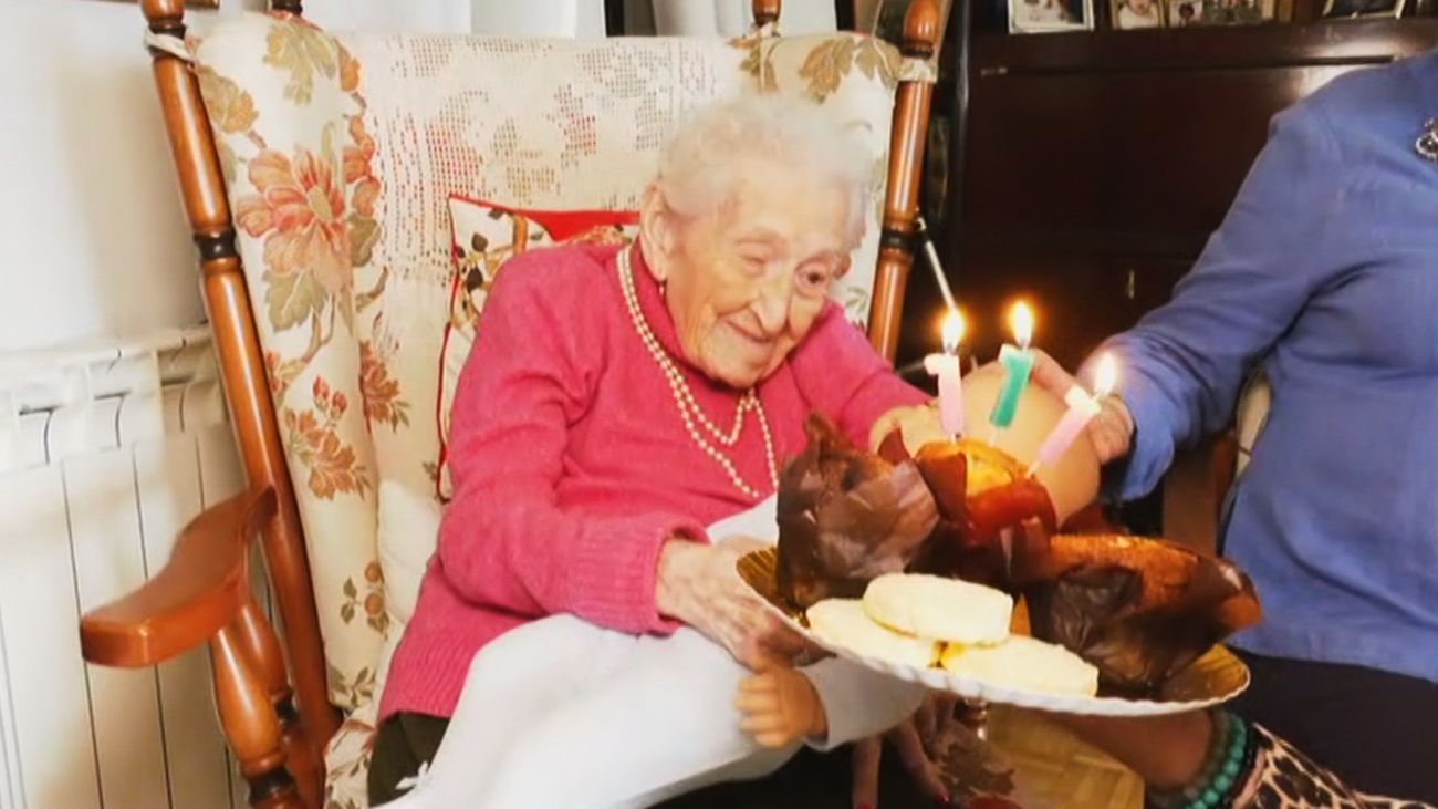 On her 111th birthday in 2021. (Source: Telemadrid)