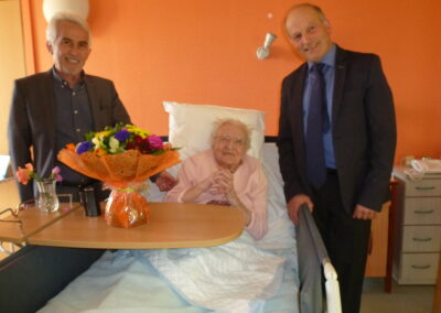On her 112th birthday. (Source: Le Progrès)