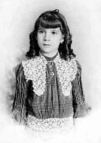 In 1903, at the age of 8-9. (Source: O Estado de São Paulo)