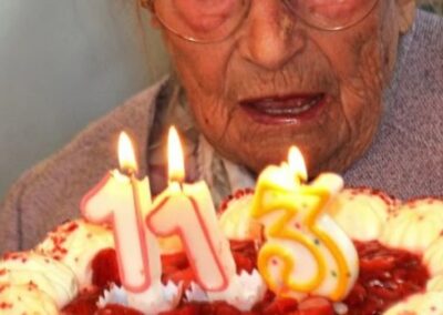 On her 113th birthday. (Source: Westdeutsche Zeitung)