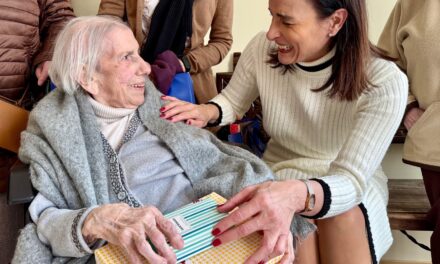 On her 111th birthday in 2025. (Source: x.com / @gemaigual)