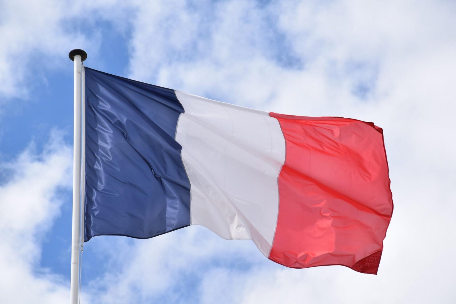 France flag1 (Image by RGY23 from Pixabay)