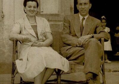 In 1947?, with her husband. (Source: Faro de Vigo)