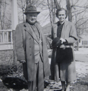 With her husband. (Source: Collier Funeral Home & Cremation Services)