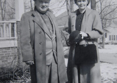 With her husband. (Source: Collier Funeral Home & Cremation Services)