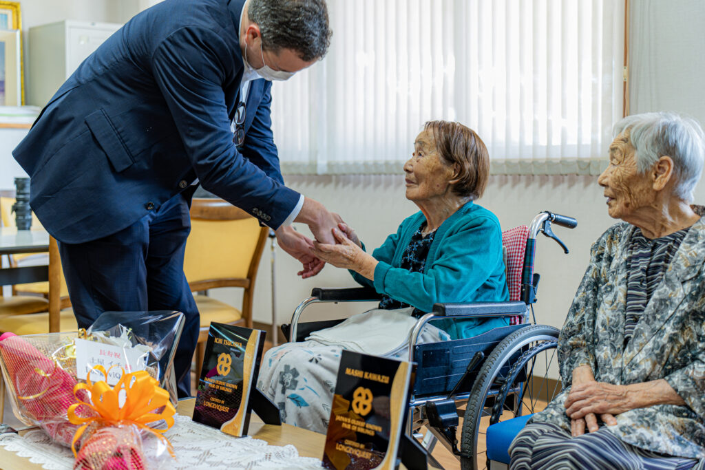 Ichi Tsuchiya, 108, and Mashi Kawazu, 105, Japan's oldest known sisters