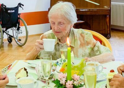 On her 105th birthday. (Source: DRK Kreisverband Leipzig-Land e.V.)