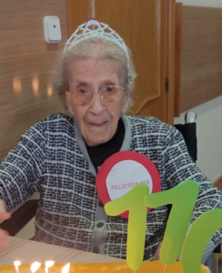 On her 110th birthday (Source: Facebook page Residencia De Las Cruces Daimiel)