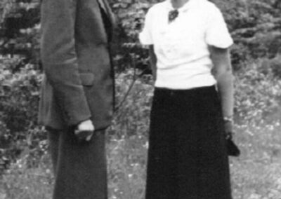 In her 30s, with her first husband, Herbert Stummeier. (Source: dewezet)