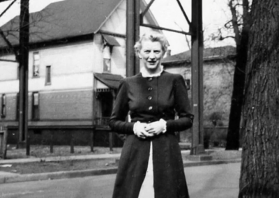 As a young woman. (Source: YouTube/Stephen Wright)