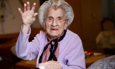 On her 110th birthday. (Source: Berliner Kurier).