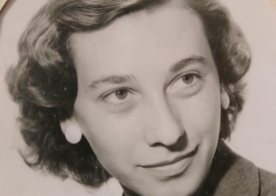As a young woman. (Source: La Nouvelle République)