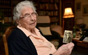 On her 110th birthday. (Source: General-Anzeiger Bonn)