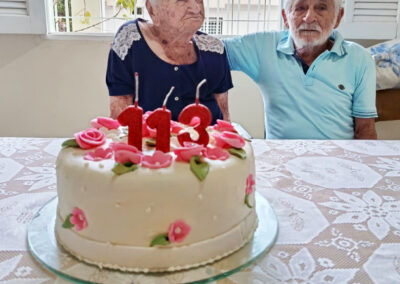 On her 113th birthday celebration on 18 July 2026, with her 91-year-old son, José Pecinalli Filho.