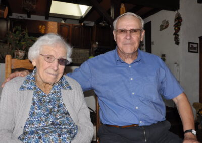 On her 107th birthday, with her 78-year-old son. (Source: Le JSL)