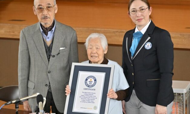 Japanese Barber Shitsui Hakoishi Recognized as World’s Oldest Active Female Barber by Guinness World Records