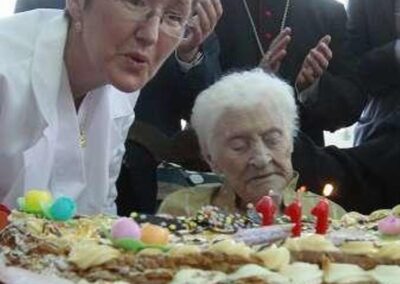 On her 111th birthday. (Source: La Opinión A Coruña)