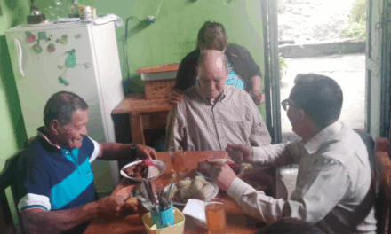 Pedro Mar&iacute;a Molina M&aacute;rquez with his family.