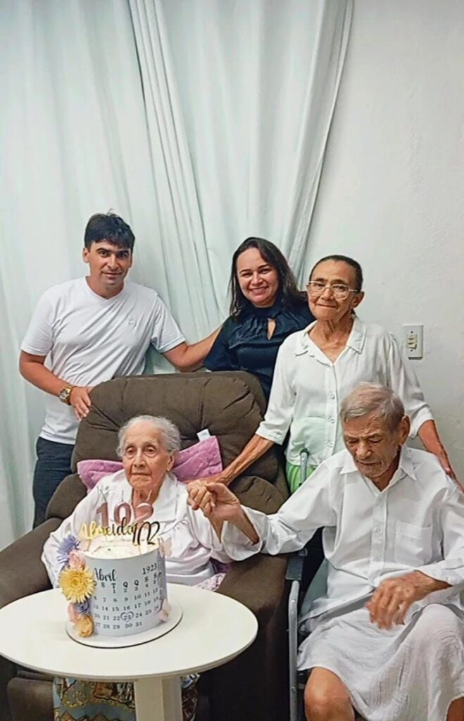 Longest-Married Couple Presented with LongeviQuest Award