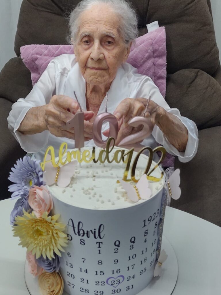 Longest-Married Couple Presented with LongeviQuest Award