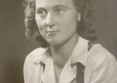 As a young woman. (Source: MeinBezirk.at)