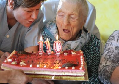 On her 110th birthday. (Source: Le Progrès)